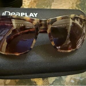 Tory Burch tortoise Look sunglasses classic iconic Fashionable Style